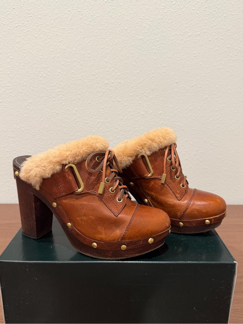 Vince Camuto Brown Leather Shearling Lace-Up Platform Clogs Size 7.5